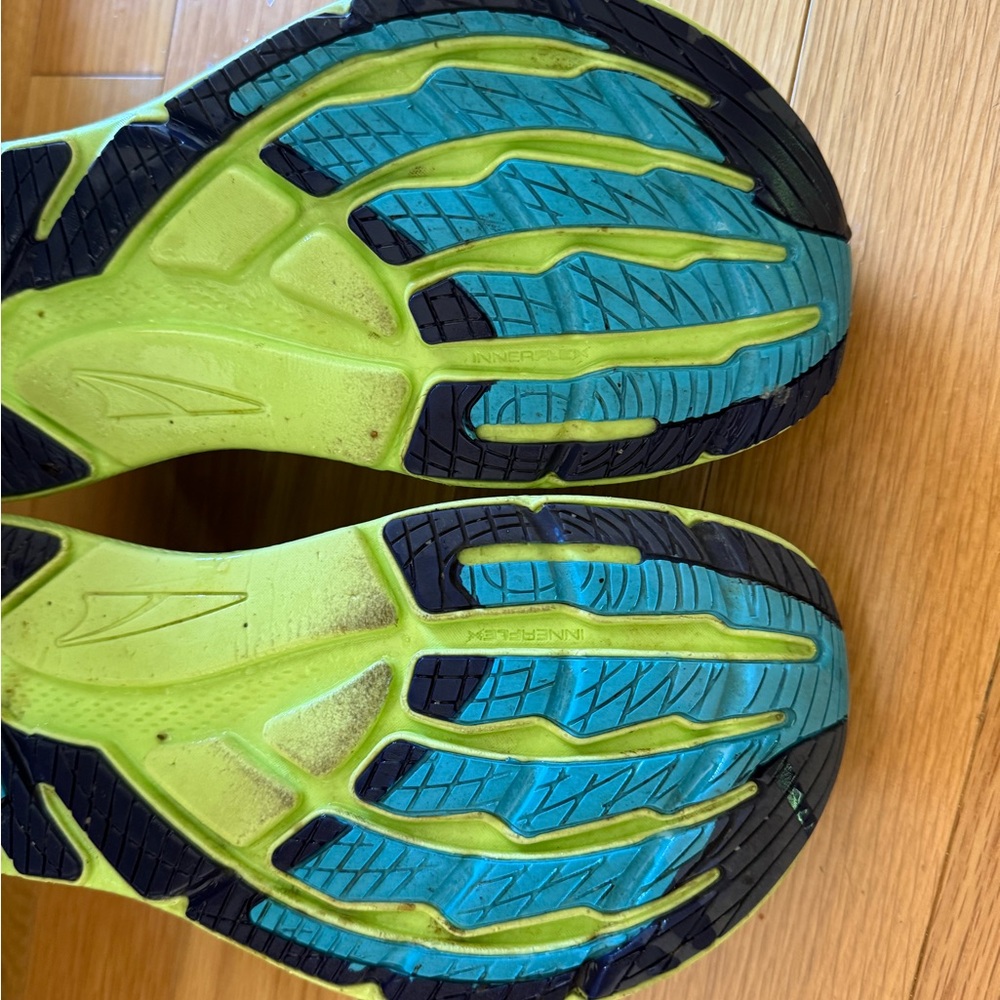 Altra FWD VIA Running Shoes - size 9.5 - Picture 4 of 5